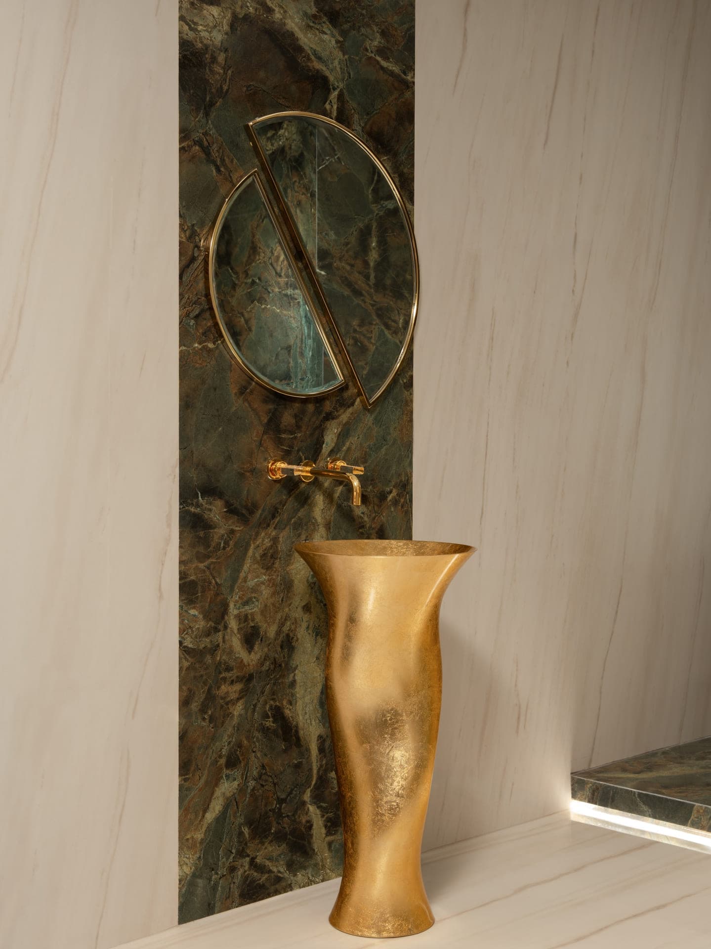 Grande Showroom Photoshoot (image 27)